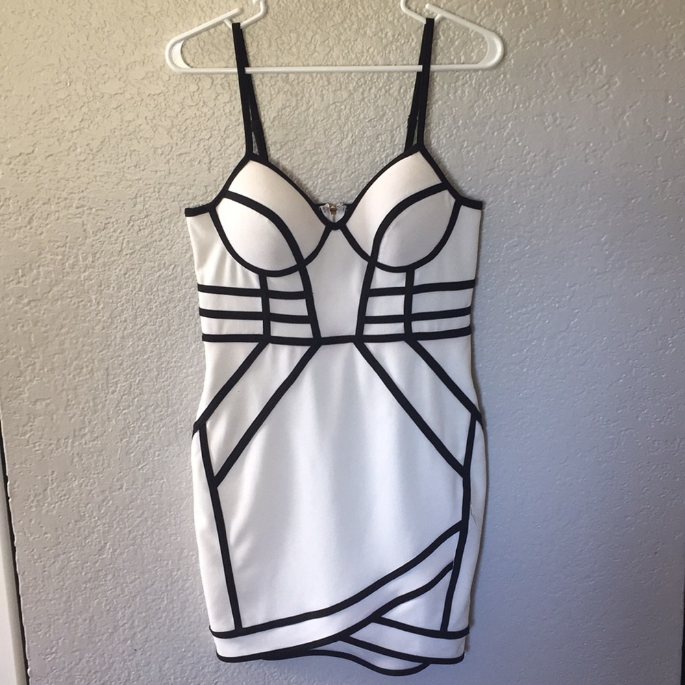 Black and white mini